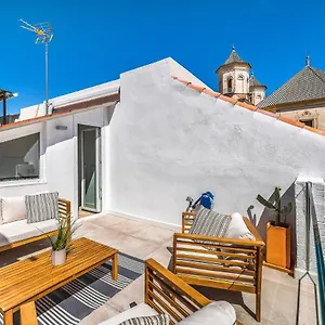 https://trendy-house-2-bedrooms-private-terrace-malaga-center.hotelsinnerja.org