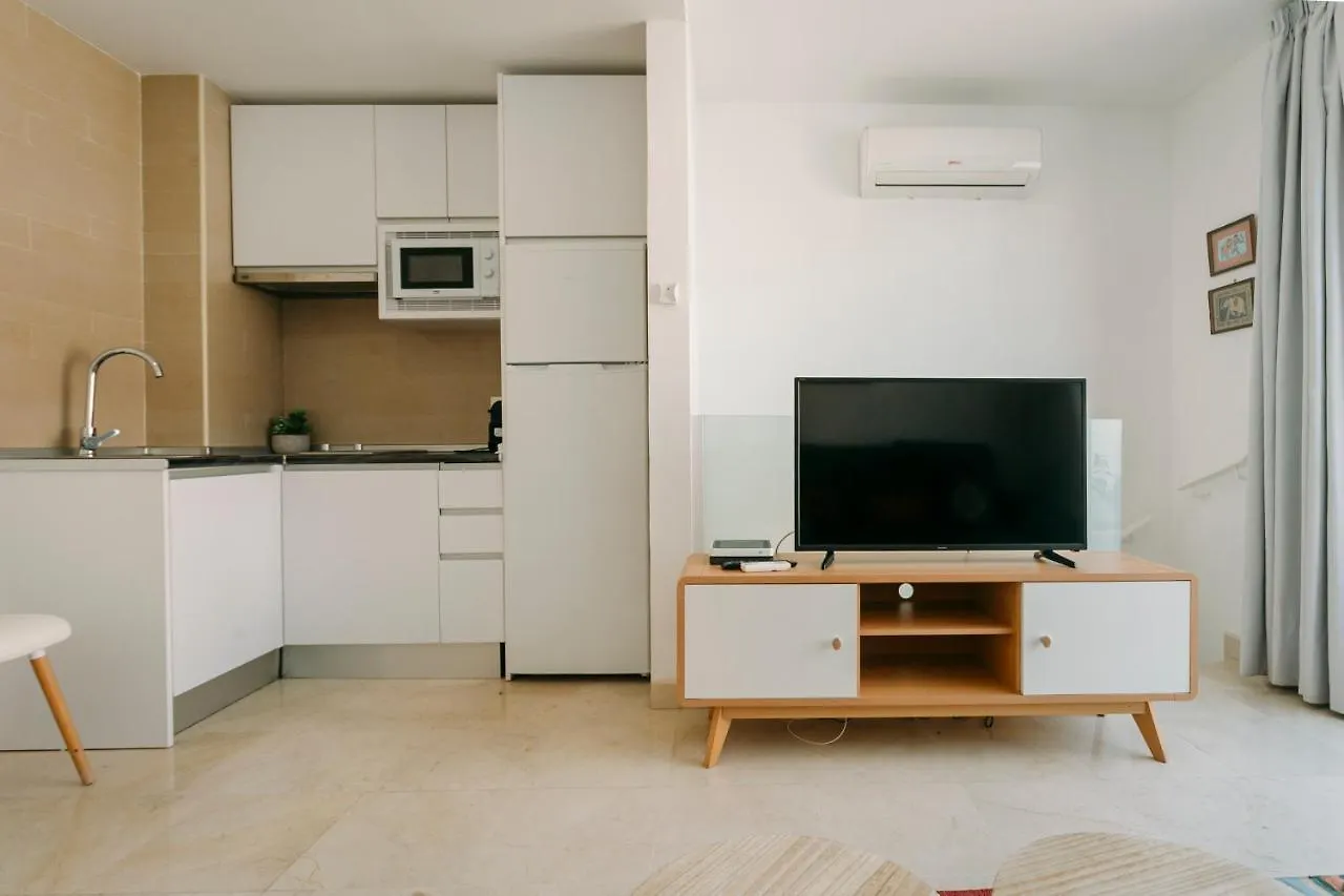 Апартаменты O&L Lumbreras: Bright Duplex With Private Terrace Севилья